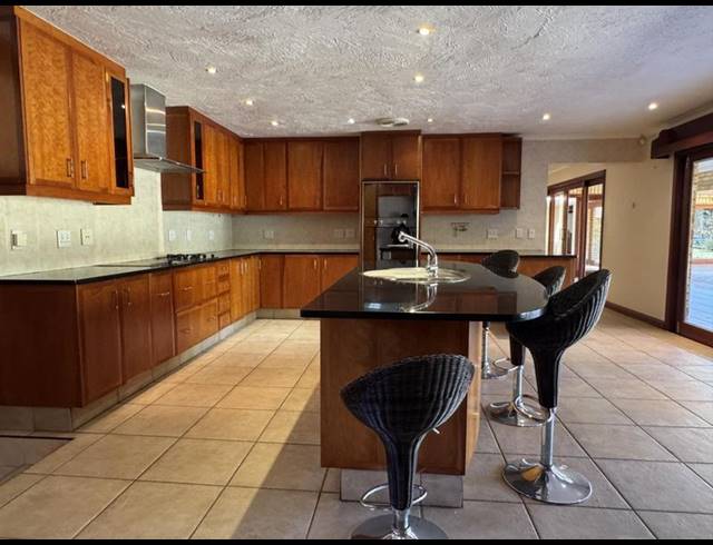 4 BEDROOM HOUSE FOR SALE IN RUIMSIG